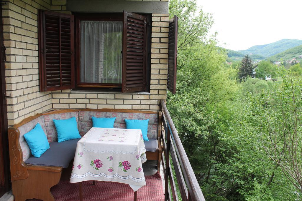 Holiday Home Zbilje Visoko Esterno foto